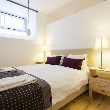 Joivy Cosy 1-Bed Flat With Workspace In Santa Catarina, Moments From Luis De Camoes Sq Lisboa Стая снимка