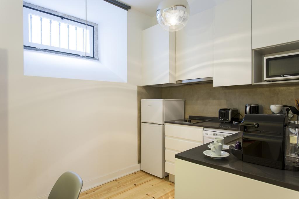 Joivy Cosy 1-Bed Flat With Workspace In Santa Catarina, Moments From Luis De Camoes Sq Lisboa Стая снимка
